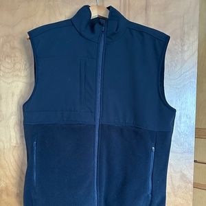Figs Durban Fleece Vest Size L